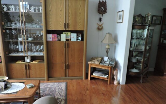 Tucked Inn the Harbour Bed & Breakfast