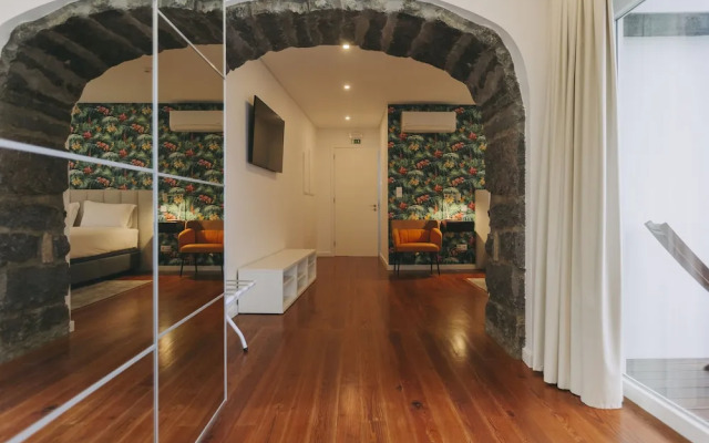 Azores Inn - Family Suites Hostel