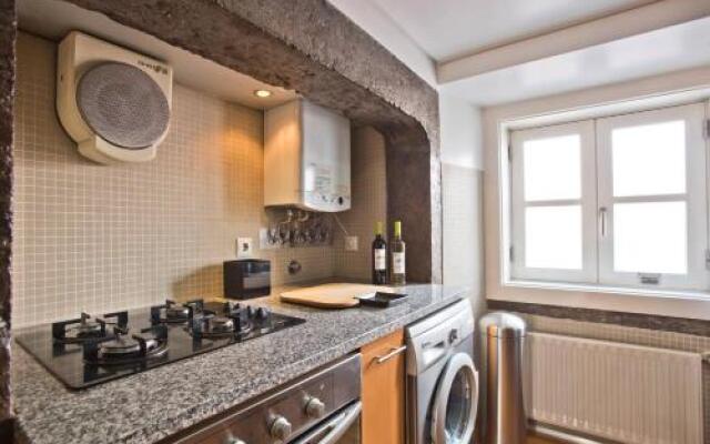 Bmyguest - Downtown Luxury Apartment