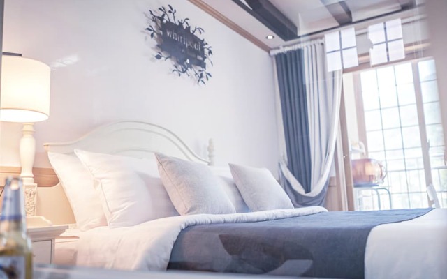 Geojedo Whirlpool Pension (pets friendly)