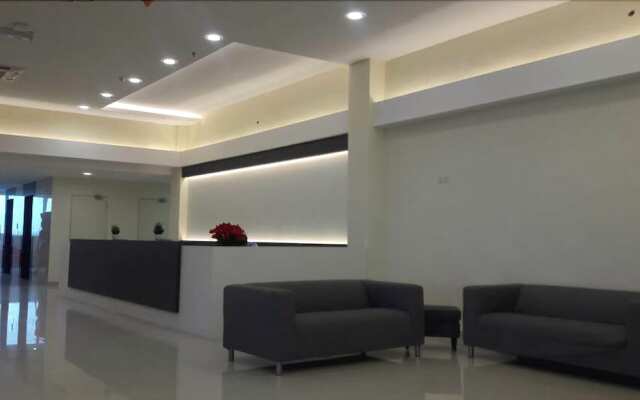 Place2Stay Business Hotel @ Emart Riam