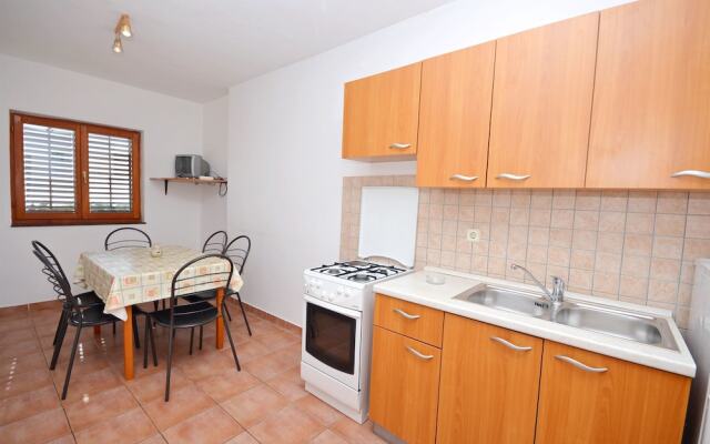 Apartments and Rooms Gordana