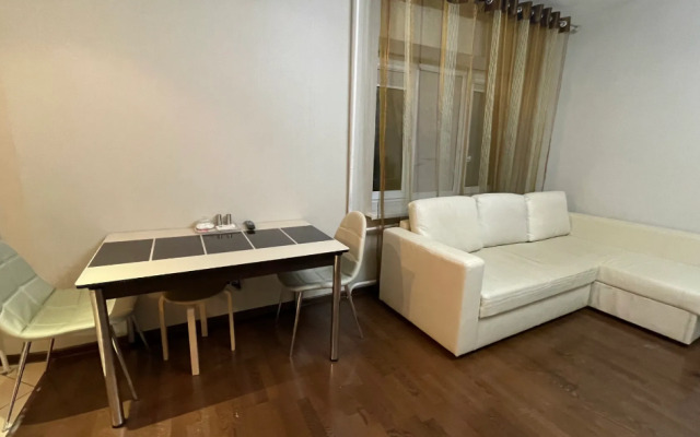 Апартаменты на проспекте Октября 128/3