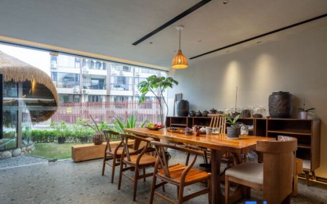 Xishuangbanna Jinghong Yakatu Theme Inn (Mengle Dafo Temple)