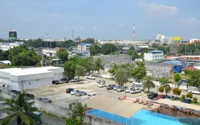 Grand Diamond Nava Nakorn Hotel