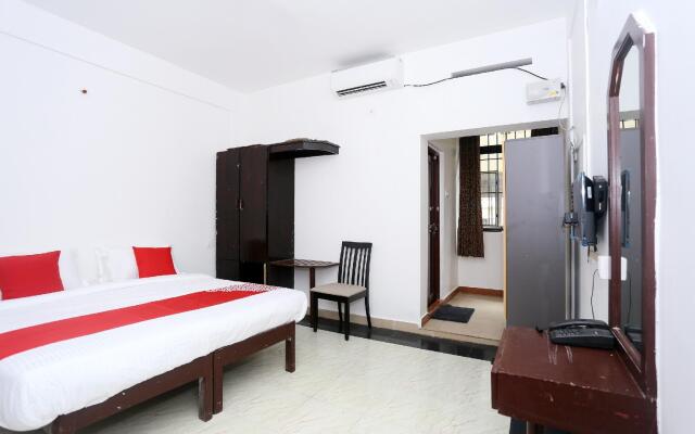 OYO Flagship 45302 Kaveri Tourist Home Guruvayur