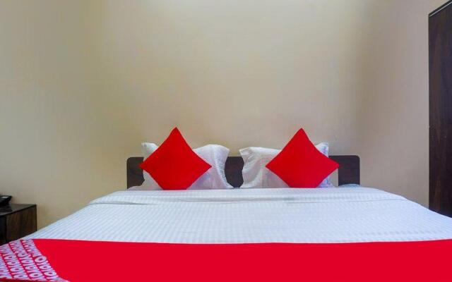 OYO 63323 Hotel Galaxy Inn