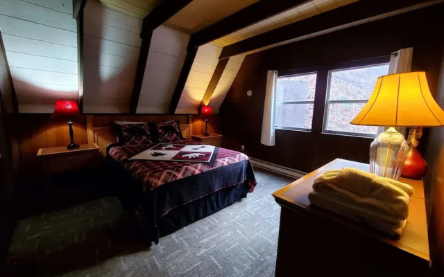 Mountain Getaway - Hidden Creek Chalet