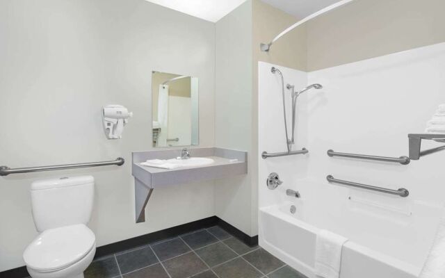 Northwoods Inn & Suites