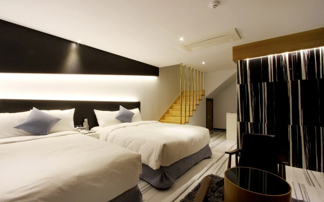 Royal Prime Hotel