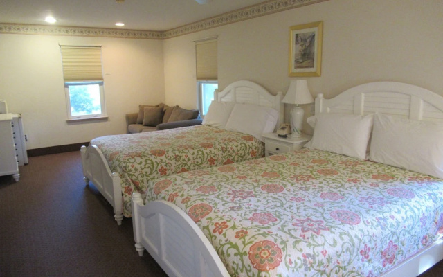Falmouth Heights Motor Lodge