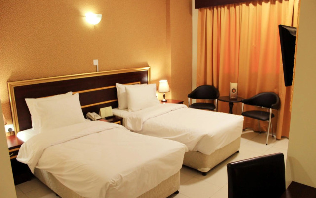 Montreal Naif Hotel