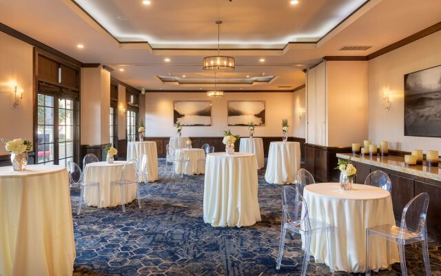 Juniper Hotel Cupertino, Curio Collection by Hilton