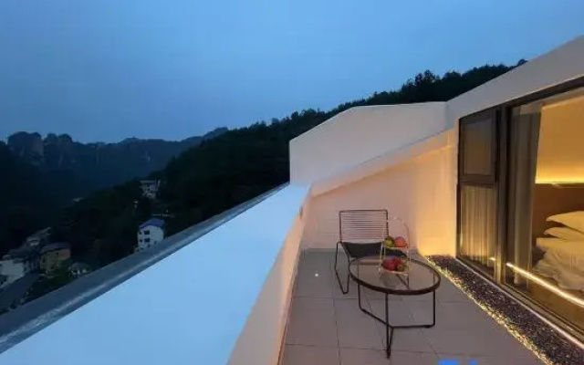 Muye · Mountain Natures Echo Homestay (Zhangjiajie National Forest Park)
