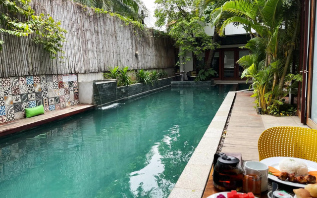 Sarina Hotel & Villa