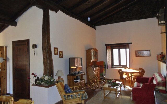 Villa Bonaccorso Casale-splendida Villa Immersa Nella Natura ai Piedi Dell Etna