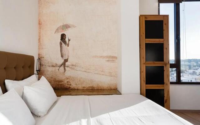 Explore Nightlife Near an Apartment With an Acropolis View