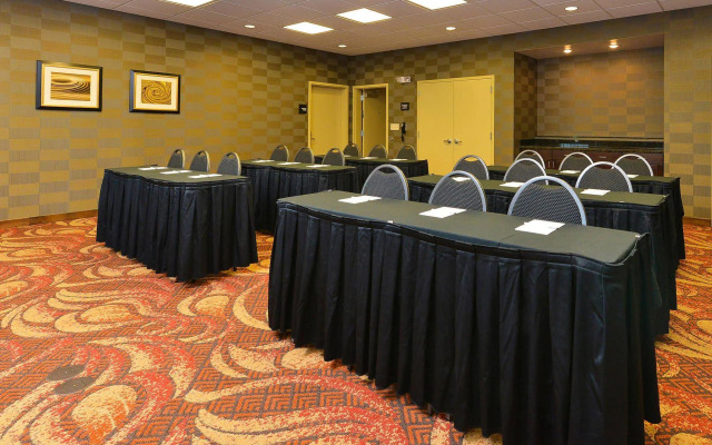 Hampton Inn Clinton, IA