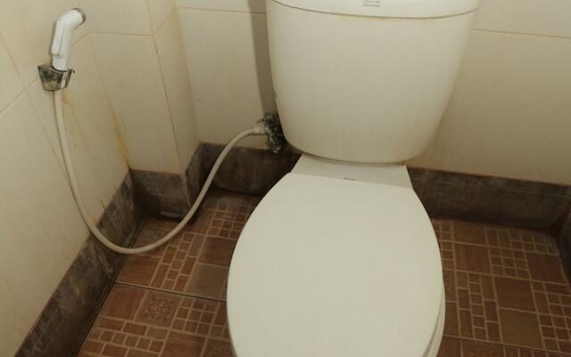 OYO 93021 Kost Dison