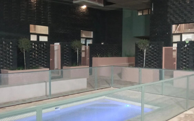Maboneng City Building Free WiFi and Swimming pool