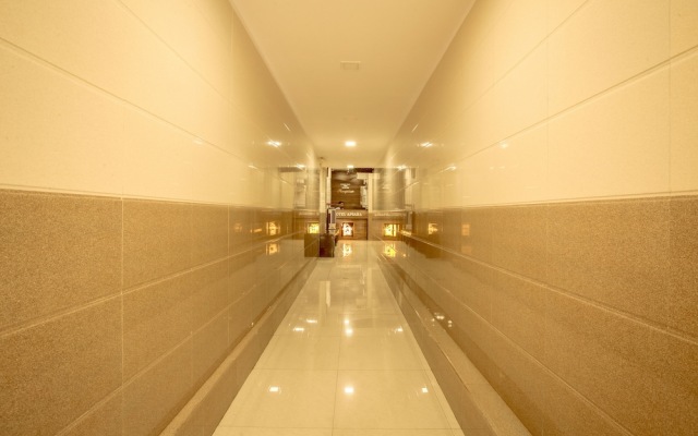 Hotel Apsara Near JJ Hospital