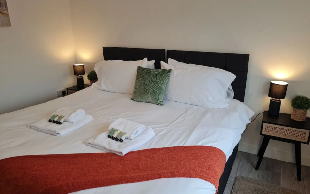 Lovely 2-bed Apartment in Cheltenham Spa