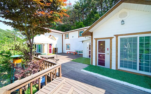 Uljin Akasia Pension