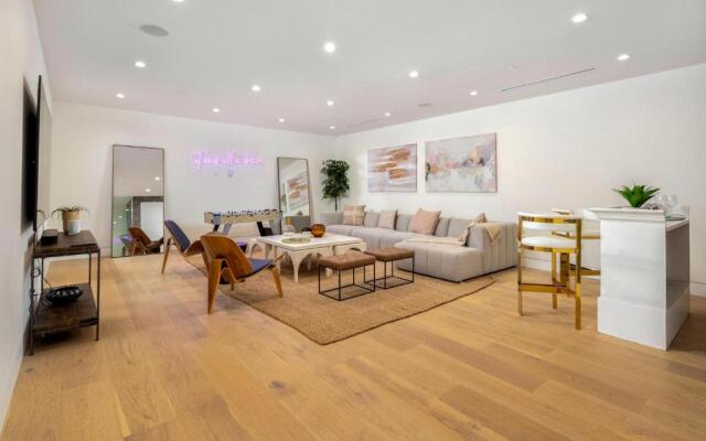 Curson Modern