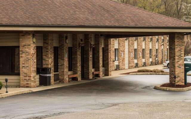 Quality Inn East Liverpool - Calcutta