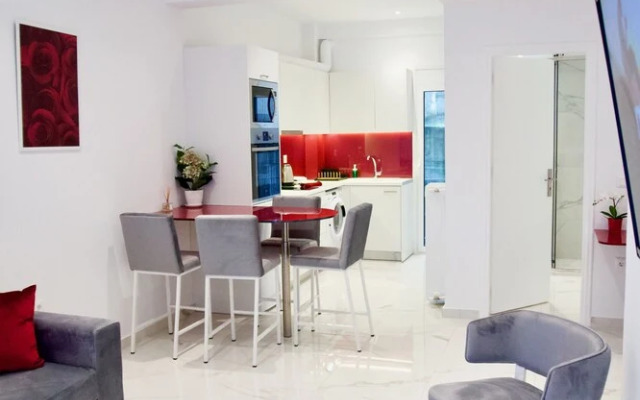 Sophisticated Modern Apt in Athens