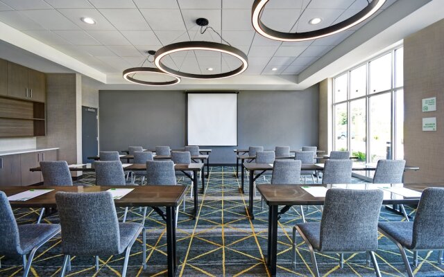 Holiday Inn Grand Rapids North - Walker, an IHG Hotel