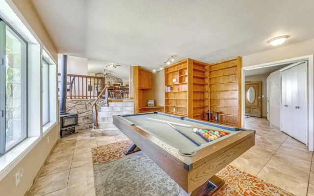 Spacious Ruidoso Home w/ Patio & Mountain Views!