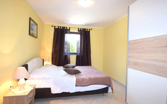 Lovable Apartment, Pool With Deckchairs, Fenced Garden With Grill, Wifi and Airco - Cottages_and_Houses in Porec - Photo 2