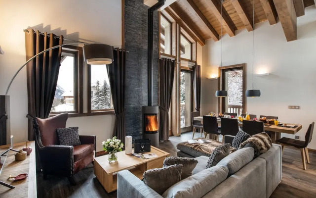 Yellowstone Lodge Chalet 1