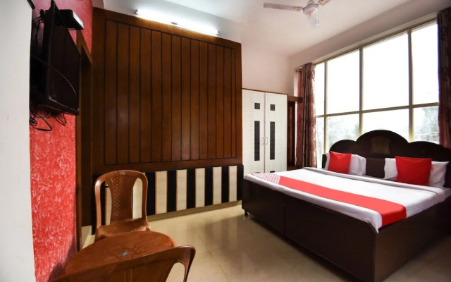 Ayush Home Stay by OYO Rooms
