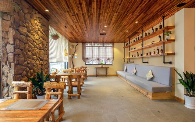 Oriental Platonic Inn