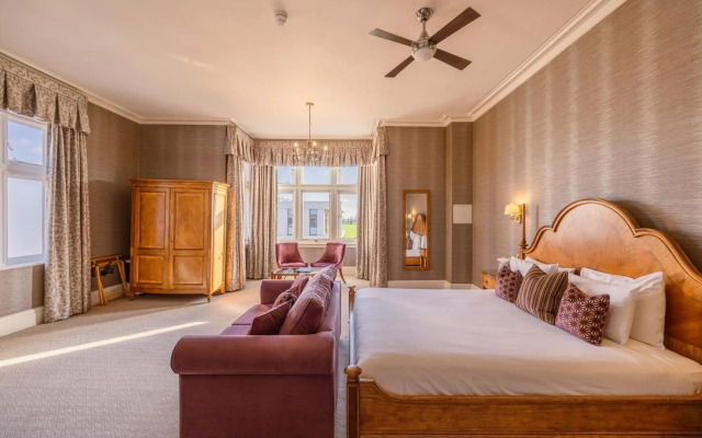 Wivenhoe House Hotel