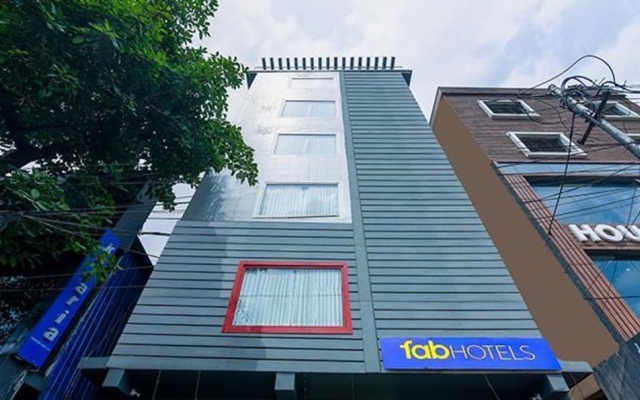 FabHotel Seventy Seven