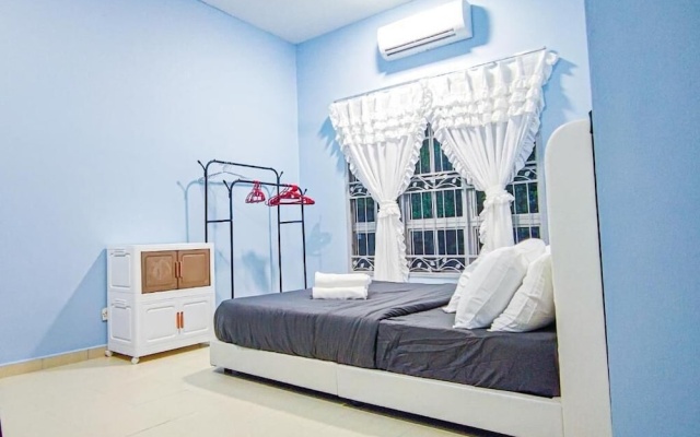 Modern Home at Kajang by HCK – Guest Rooms – Kajang