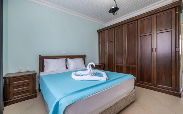 Capacious Villa With Private Pool in Antalya