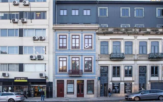 Stylish Studio w/ AC & Balcony by LovelyStay