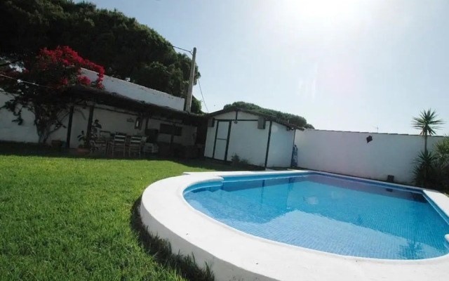 Chalet con piscina privada casa blanca