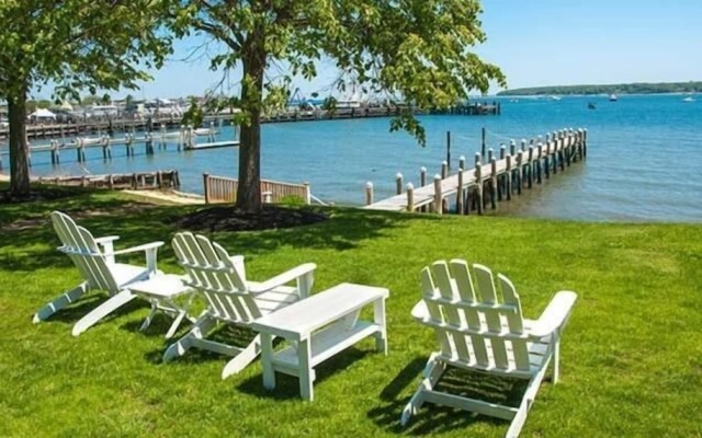 Harbor Knoll Bed & Breakfast