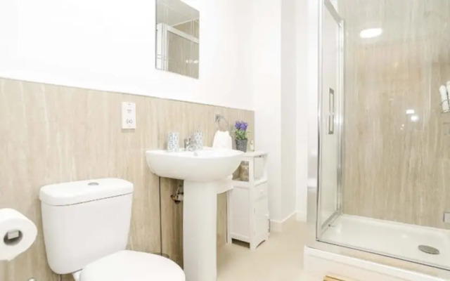 Modern Central Apartment