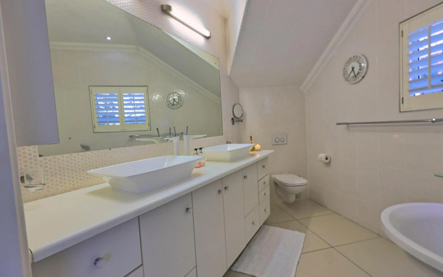 Denhill Villa Unit 4