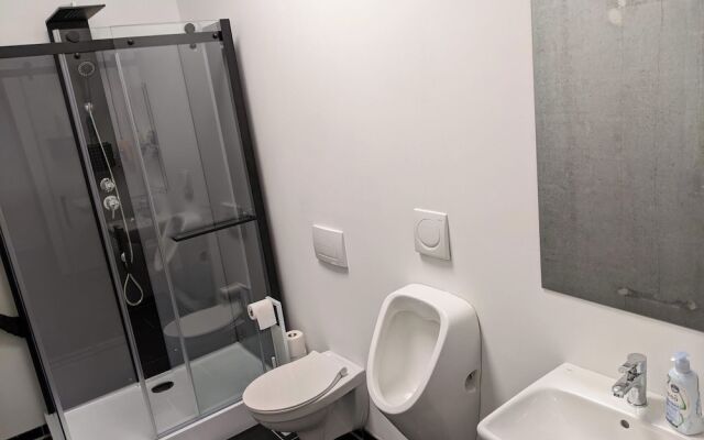 Boardingrooms Direct A8, Close to Stuttgart, 25min
