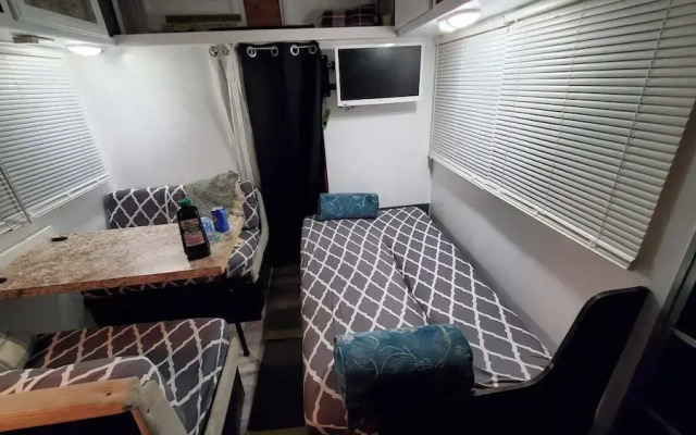 Camper Apt DE Sleeps 3