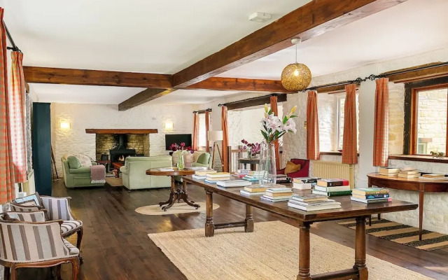 Stunning Barn Conversion - Rural Setting