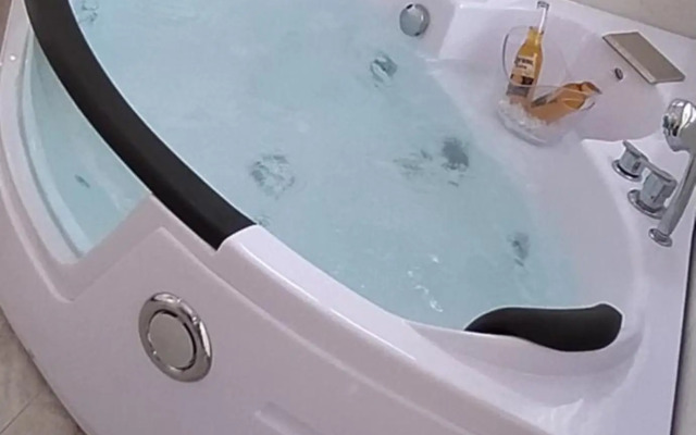 Ecusuites Suite 3 Vacacional Via Costa con Jacuzzi