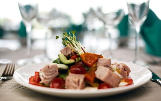 Dragon View Riverfront Hotel - Managed by Chiic Vacation